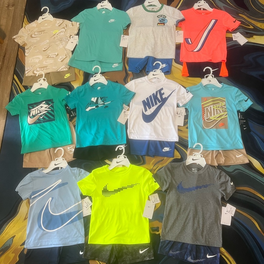 Nike Cream and Green Matching Sets Short Sleeve Tees